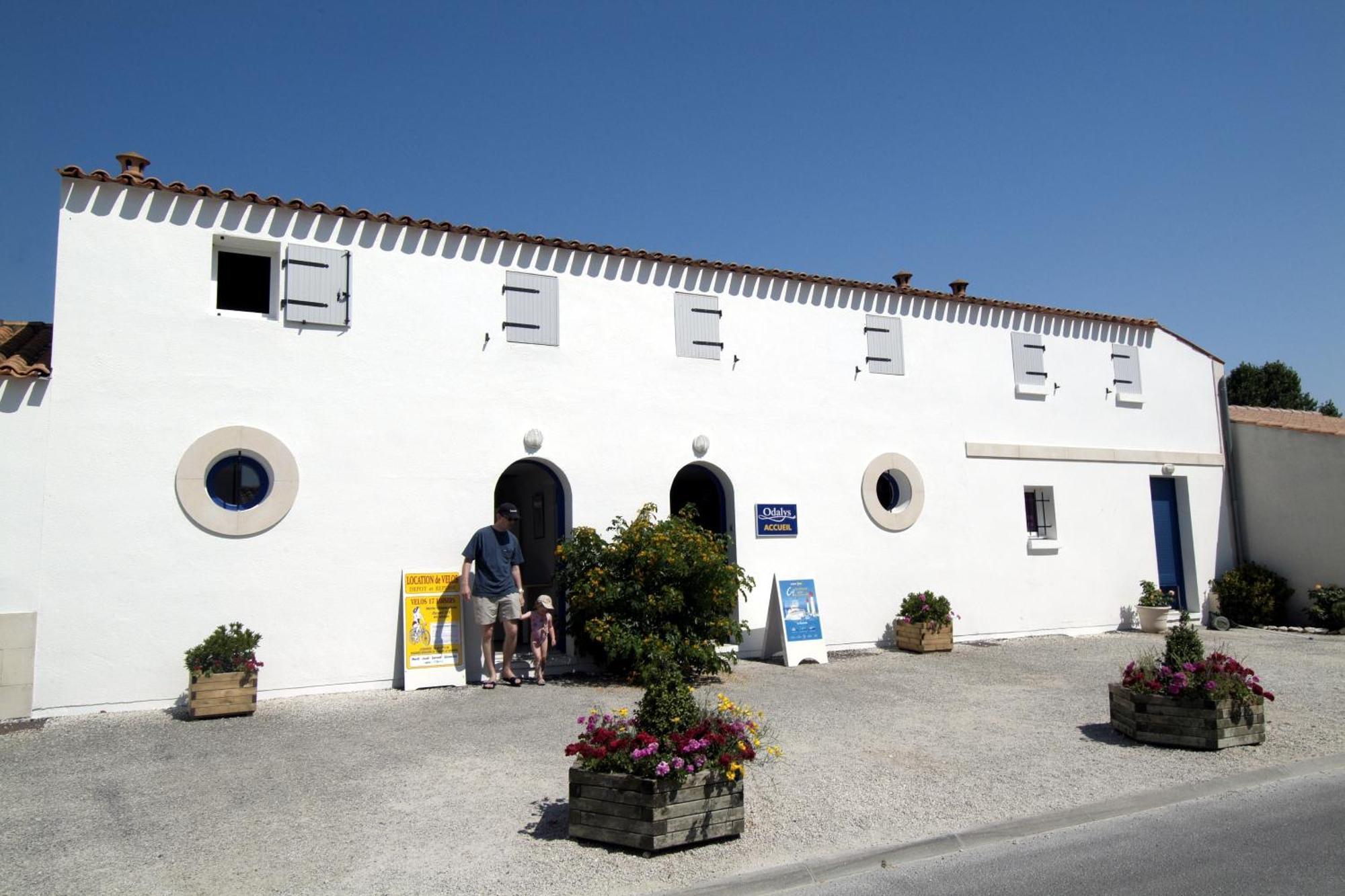 Le Château-dʼOléron Residence Odalys Le Village Des Amareyeurs מראה חיצוני תמונה